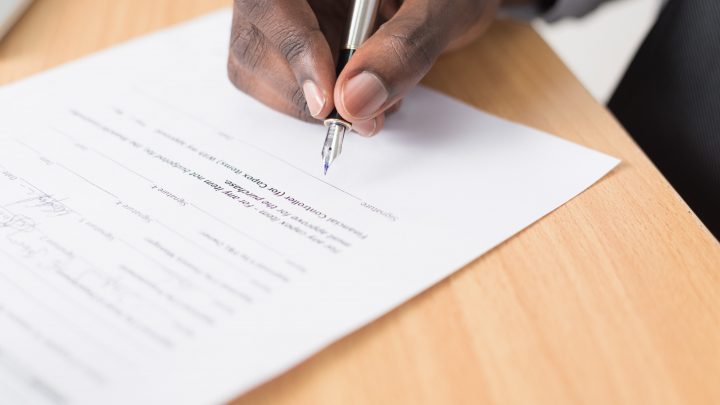 How to establish a startup and draw up your first contract